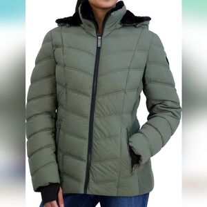 EUC Nautica Women's Stretch Puffer Detachable Hood Fleece Pockets Jacket